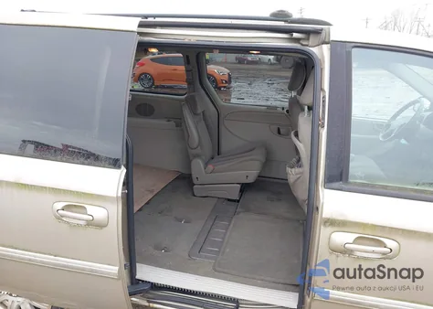 2006 Chrysler Town & Country Touring from USA, damaged, VIN 2A4GP54L76R825439